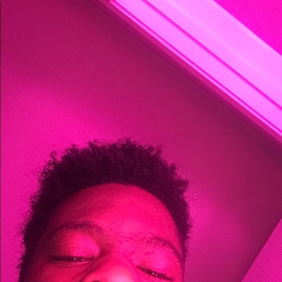 Meet your Posher, Nakobe - Picture 1 of 1